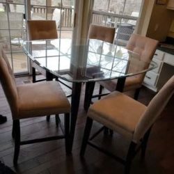 Creve Coeur Auction Table and chairs