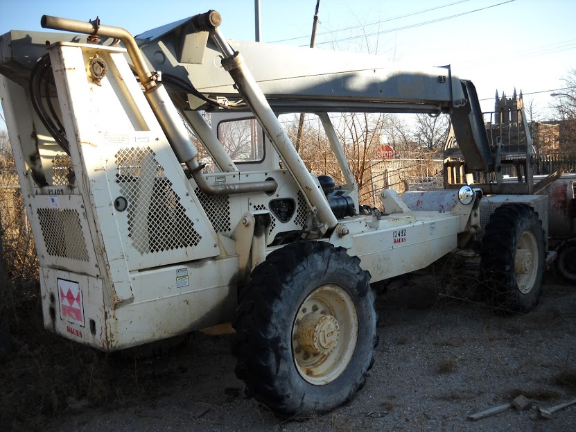 Auction St Louis Business Liquidation Lull Forktruck