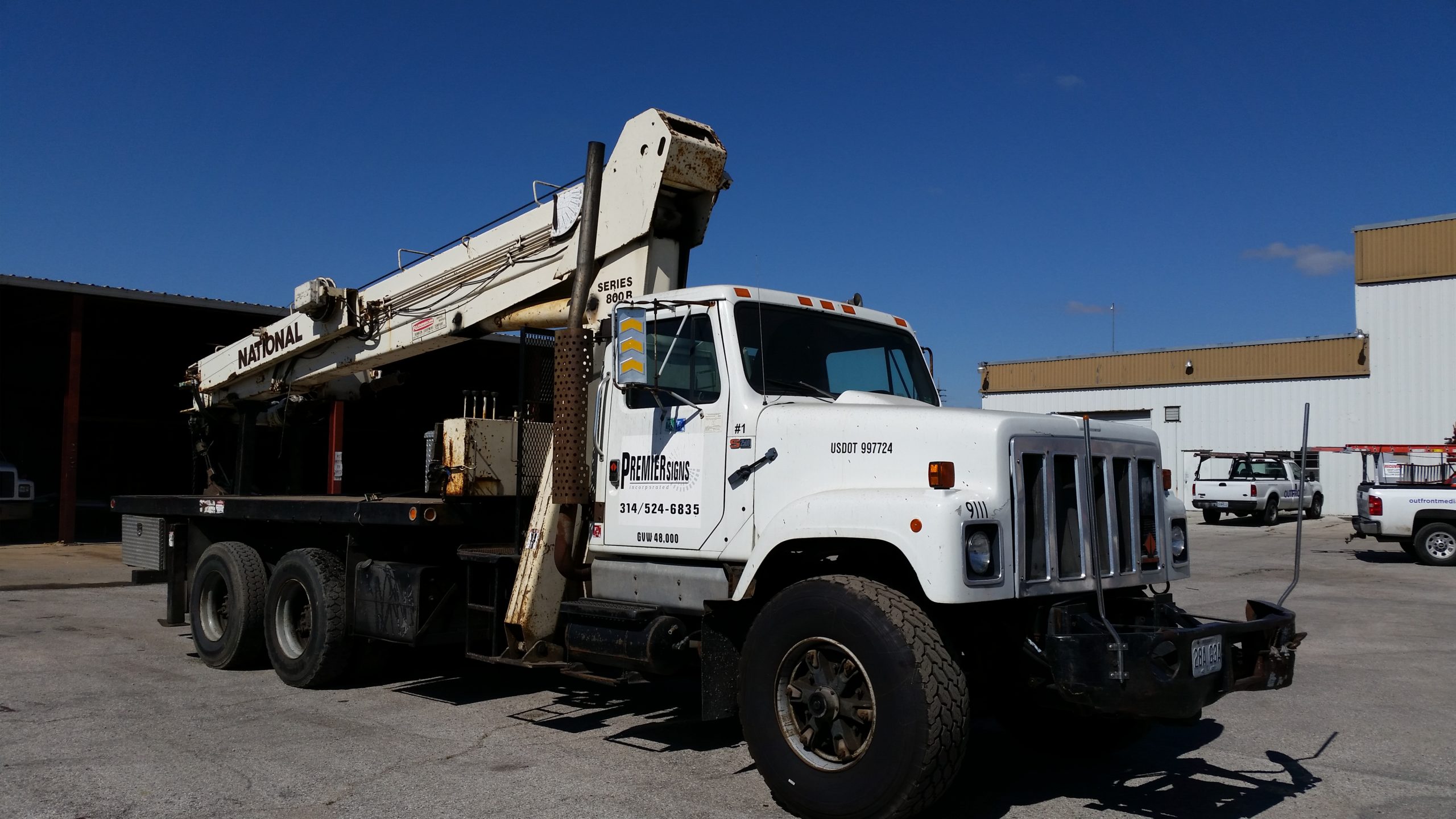 Business Liquidation Auction Crane Truck