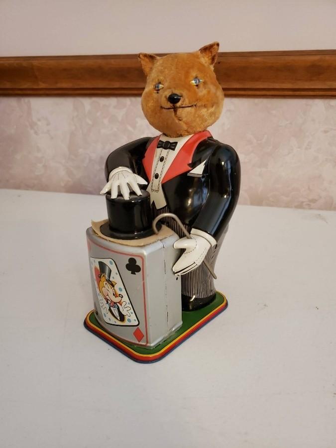 T. N The Great Magician Fox Tin Wind Up Toy