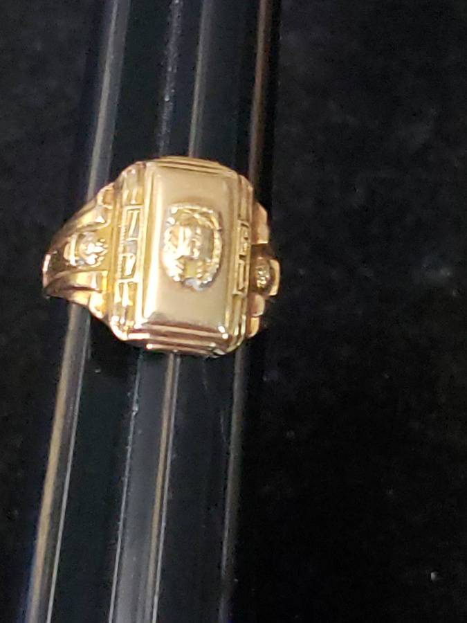 10K Yellow Gold Class Ring