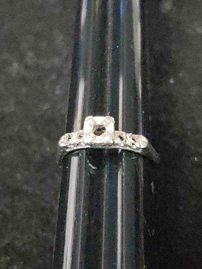 14k White Gold Wedding Ring