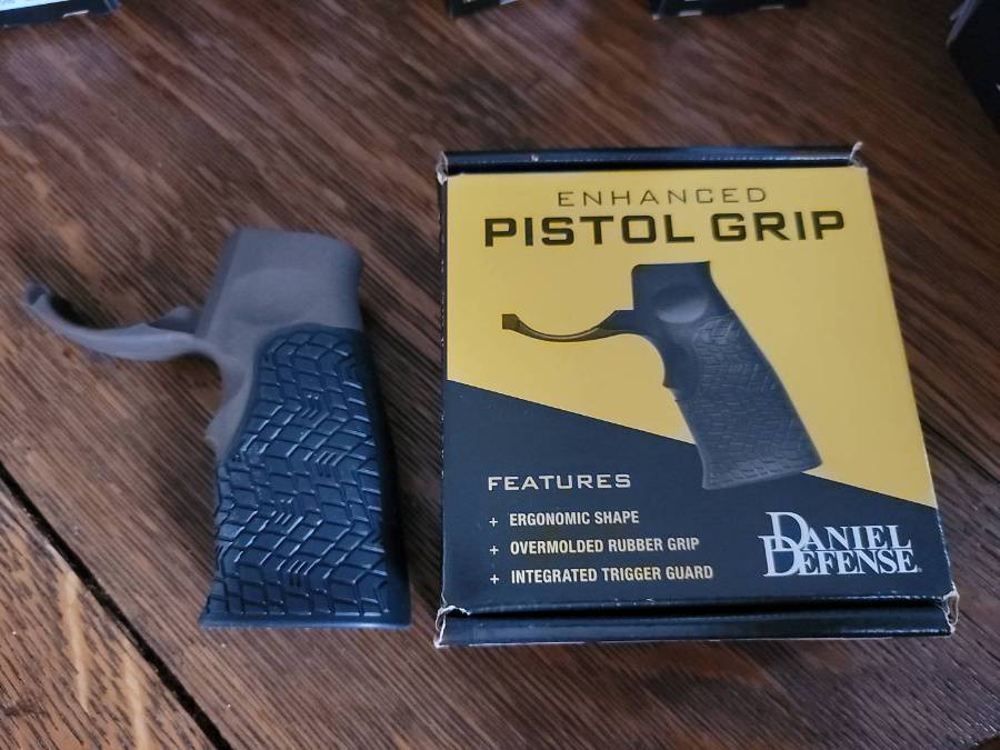 Daniel Defense Enhanced Pistol Grip2